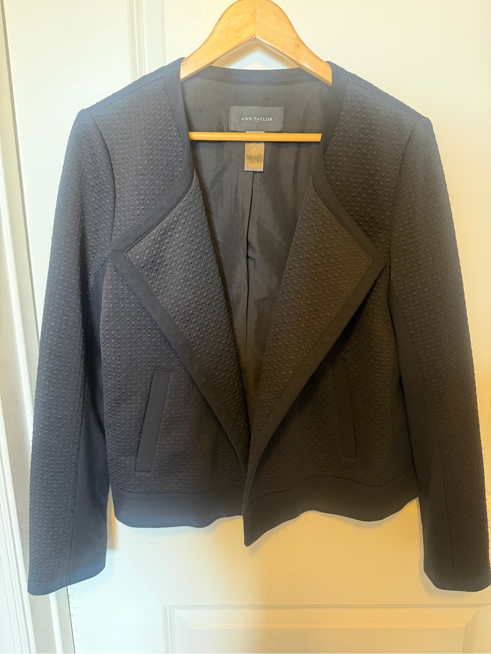 Ann Taylor Black Textured open front blazer. Like new